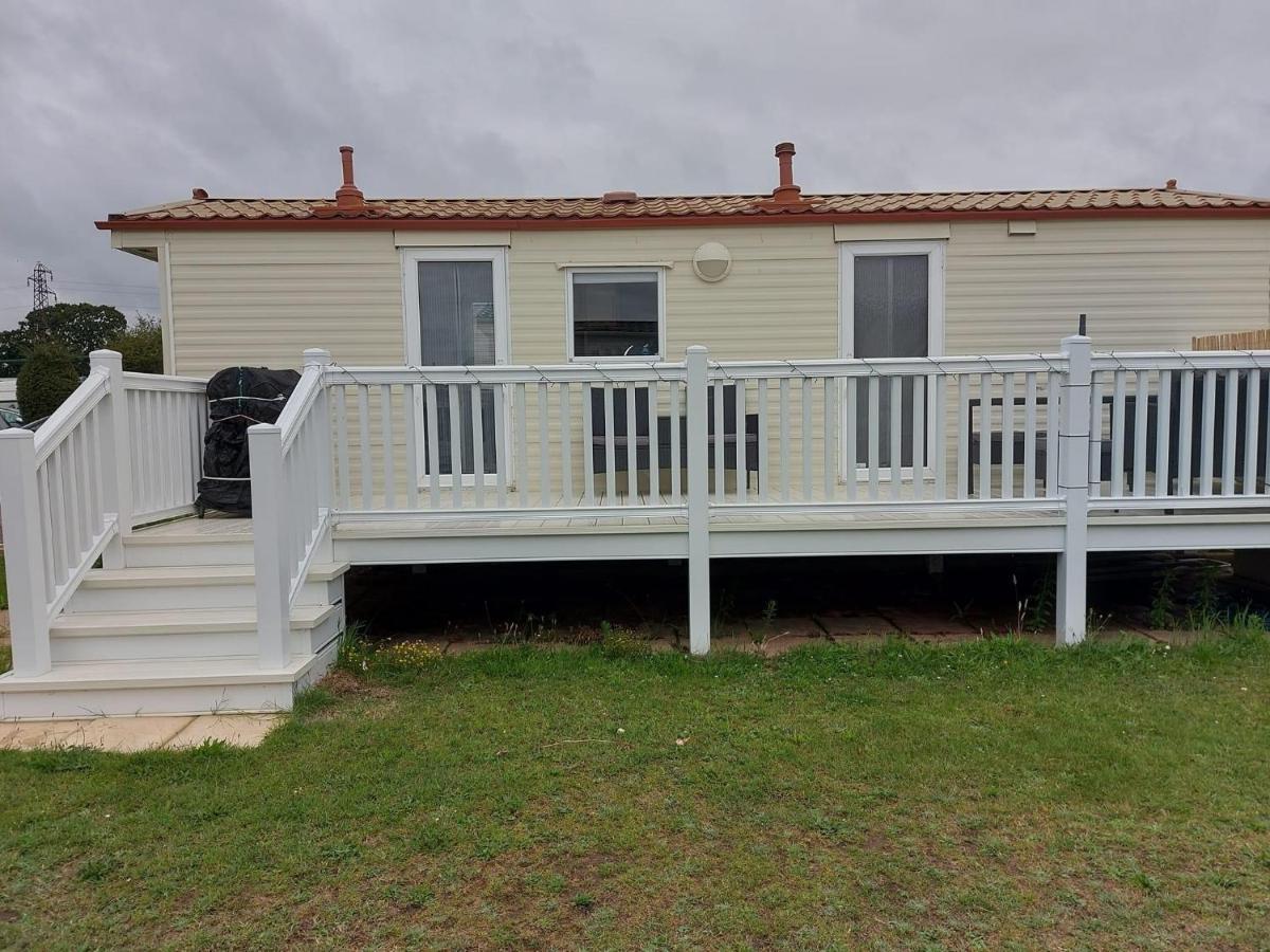 Holiday Caravan Clacton-on-Sea Exterior photo