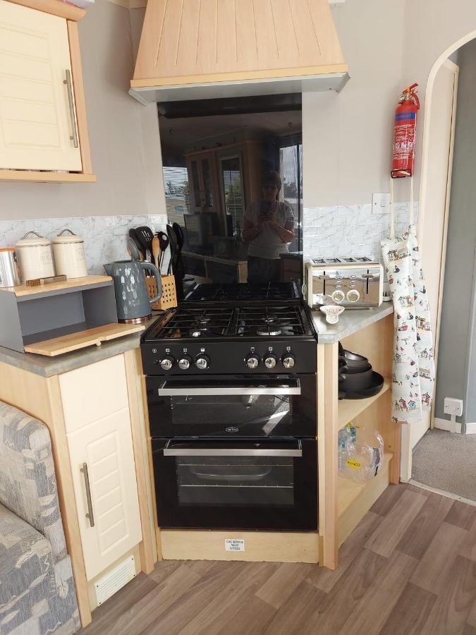 Holiday Caravan Clacton-on-Sea Exterior photo