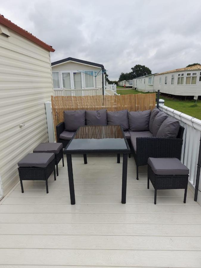 Holiday Caravan Clacton-on-Sea Exterior photo