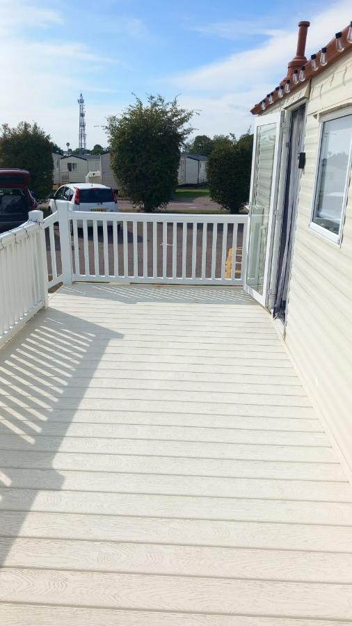 Holiday Caravan Clacton-on-Sea Exterior photo